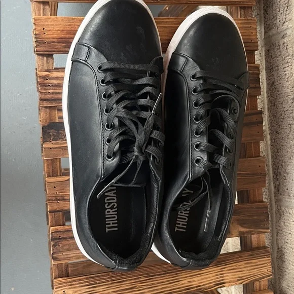Thursday Women’s Black Leather Sneakers Size 8.5 - Picture 7 of 12